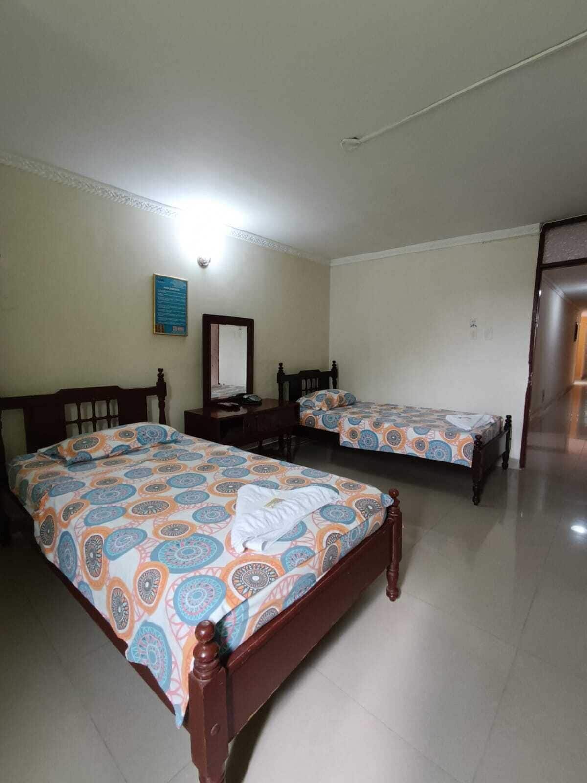 family room | desk, free wifi