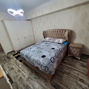 2 chambres, fer et planche à repasser, Wi-Fi, draps fournis