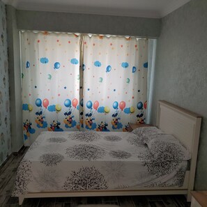 2 bedrooms, iron/ironing board, WiFi, bed sheets - Luxury apartament  (Bacau)