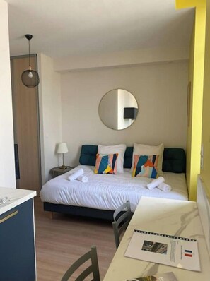 1 bedroom, WiFi, bed sheets