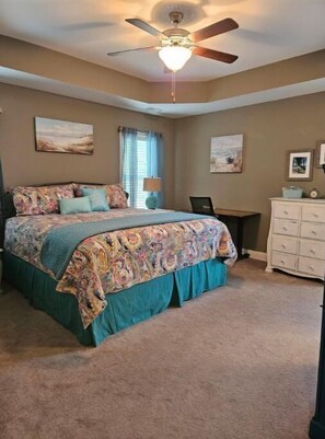 3 bedrooms, desk, iron/ironing board, free WiFi - Sands About Right
 (Oak Island)