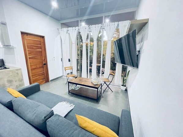 Unclassified image, 1 of 21, button - Forest View, 8 Min to Manuel Antonio Beach #4 (Quepos)