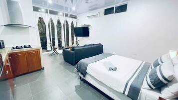 Iron/ironing board, free WiFi, bed sheets