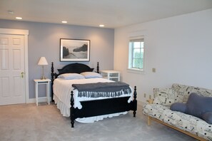 3 bedrooms, iron/ironing board, WiFi