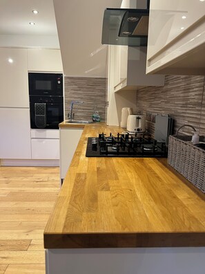 Electric kettle - HU1 Hull City Centre Modern Apartment H9 (Hull)