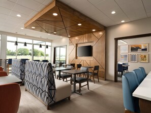 Δωρεάν πρωινό self-service καθημερινά 