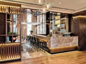 Bar (on property) - Crowne Plaza Tashkent by IHG (Tashkent)