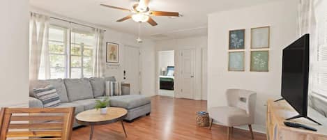 Televisión, oficina