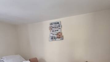 2 bedrooms, desk, iron/ironing board, WiFi