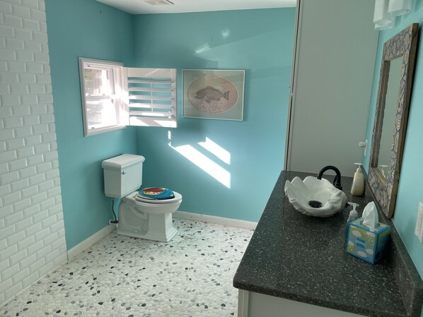 Bathroom - FLORIDA BEACH HOUSE RIGHT ON THE OCEAN - Spring and Summer discounts now! (Melbourne Beach)