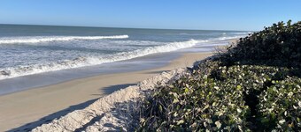   FLORIDA BEACH HOUSE RIGHT ON THE OCEAN - Spring and Summer discounts now!