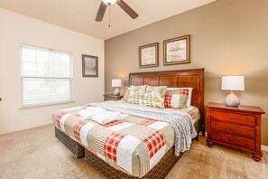 3 bedrooms, iron/ironing board, free WiFi, bed sheets - Spacious 3BR Townhome in Kissimmee, perfect for family getaways! (Kissimmee)