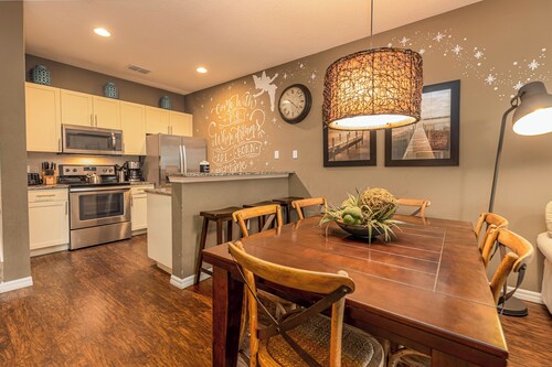 Spacious 3BR Townhome in Kissimmee, perfect for family getaways!