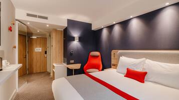 Una scrivania, postazione laptop, ferro/asse da stiro, Wi-Fi gratuito