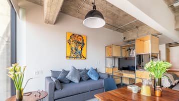 Suite estudio Confort, cocineta | Muebles diferentes, wifi gratis y ropa de cama