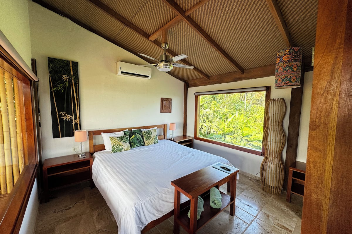 Bungalow | 1 bedroom, in-room safe, blackout drapes, free WiFi