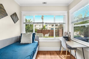 3 bedrooms, desk, travel crib, WiFi