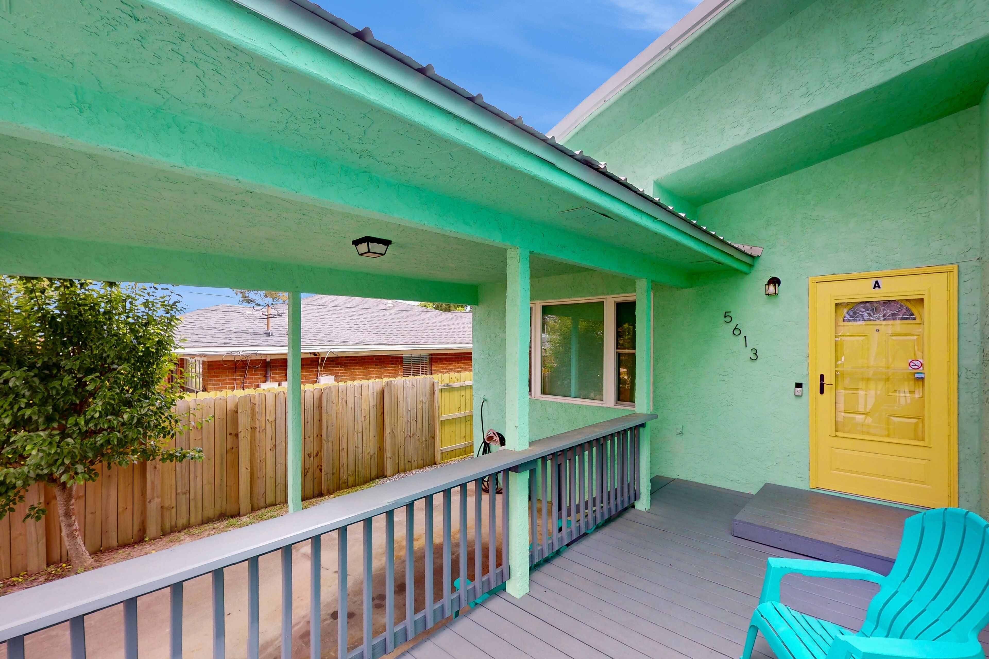 Ground-floor condo near beach with full kitchen & private W/D
