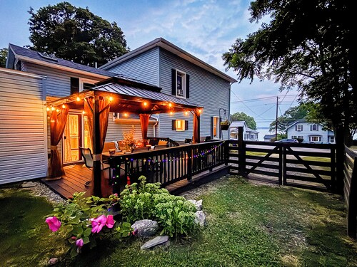 Lakeview on Cayuga Wine Trail • Fenced Yard • 2 King Beds • Sunset Views