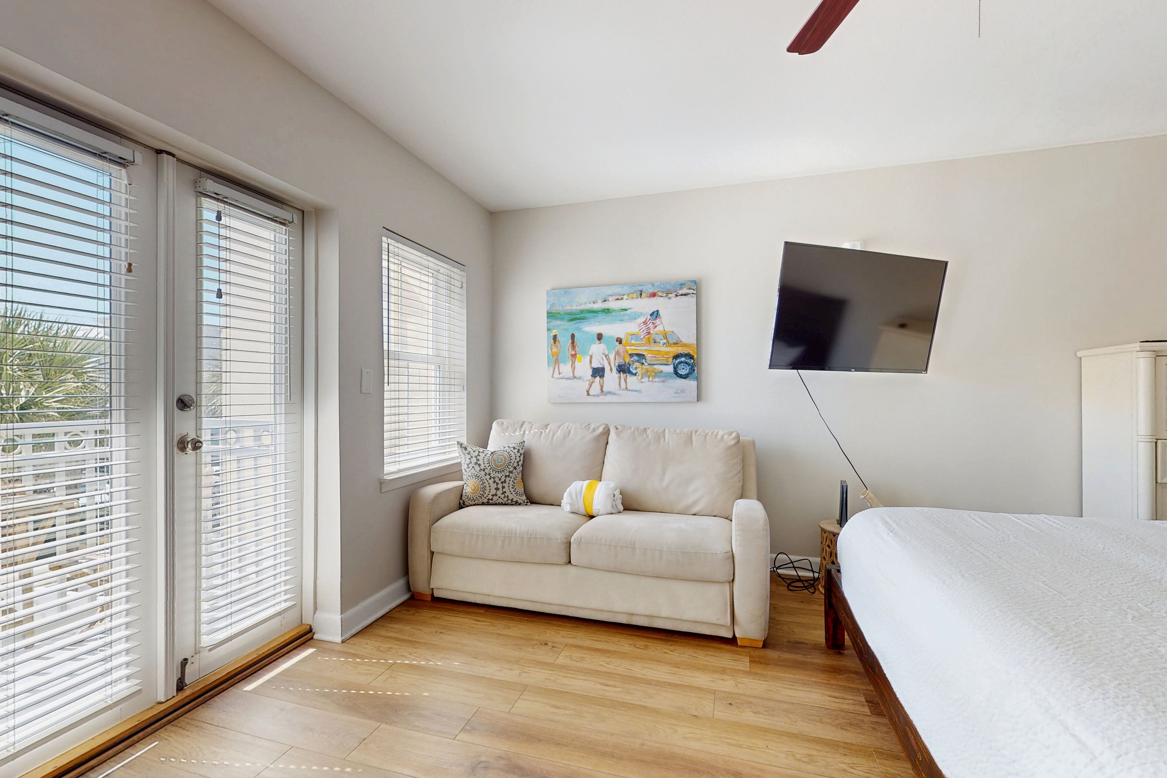 Iron/ironing board, Internet, bed sheets