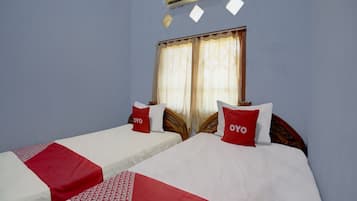Laptop workspace, free WiFi, bed sheets