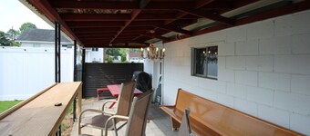 Grandma's House - Pets Welcome - Fenced Yard