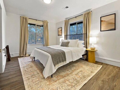 The Madison, Gorgeous! 4 Bdrm w/ Hot Tub! Local Golfing 50% Off!