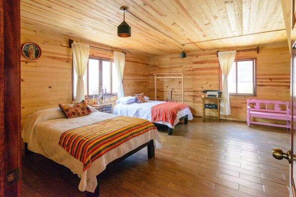 2 chambres, fer et planche à repasser, draps fournis