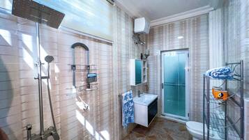 Executive Apartment | Bathroom