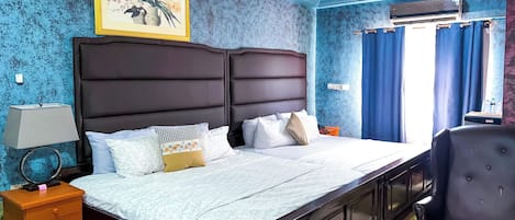 Deluxe Double or Twin Room | Down duvets, individually furnished, desk, soundproofing