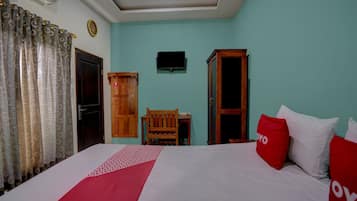 Laptop workspace, free WiFi, bed sheets