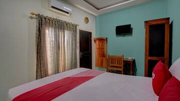 Doppia Standard | Postazione laptop, Wi-Fi gratuito, lenzuola