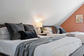 3 camere, una scrivania, ferro/asse da stiro, culla da viaggio