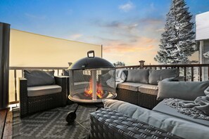 Terrace/patio - Groups - Families - Pets - Backyard - Deck (Milwaukee)