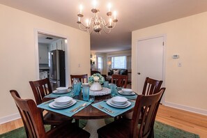 Dining - Walkable to UVA, and Fontaine Research park, Newly Renovated Home.  (Charlottesville)