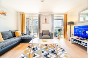 Smart TV, video games