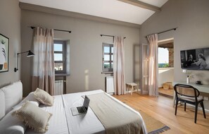 4 Schlafzimmer, Reisekinderbett, kostenloses WLAN, Bettwäsche