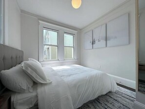 3 bedrooms, free WiFi, bed sheets