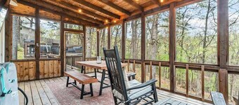 Hot Tub in the Woods, Fire Pit, Pet Friendly