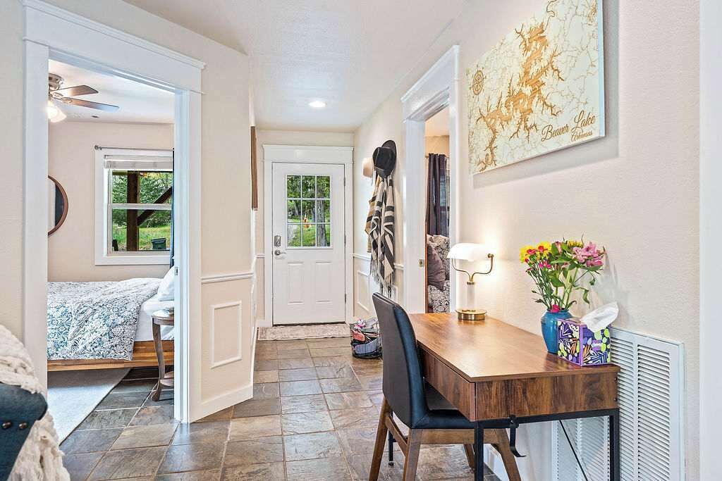 2 bedrooms, desk, iron/ironing board, travel cot