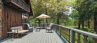 Booking fast for summer, Lake Front, Pet Friendly!