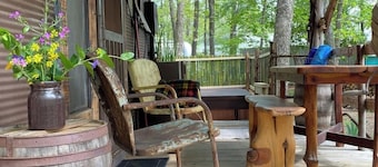 Rustic Cabin, Hot Tub, Copper soaking Tub, Glamp