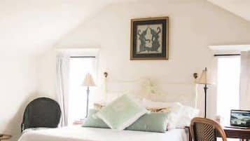 1 slaapkamer, een bureau, een strijkplank/strijkijzer, wifi