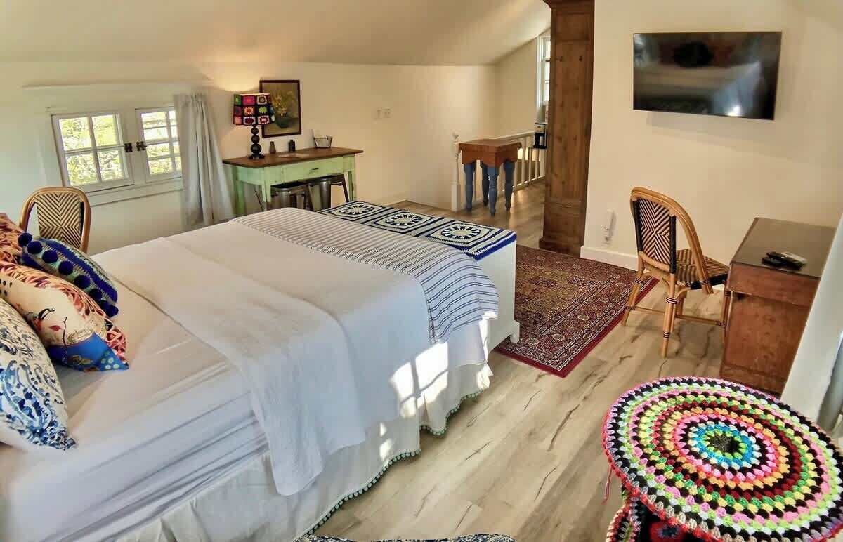 1 soverom, skrivebord, strykejern/-brett og wi-fi