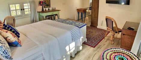 1 chambre, bureau, fer et planche à repasser, Wi-Fi