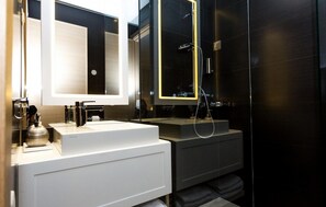 Shower, hair dryer - Lovely home in Petrcane (Petrcane)