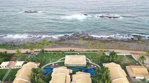 Condomínio Frente mar pé na Área, Piscinas Naturais! Casa Térreo Aconchegante
