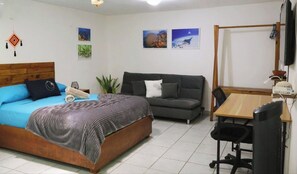 1 Schlafzimmer, Schreibtisch, Bügeleisen/Bügelbrett, kostenloses WLAN