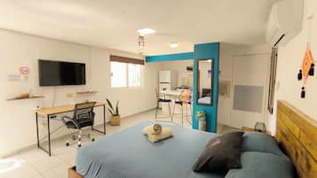 1 chambre, bureau, fer et planche à repasser, Wi-Fi gratuit