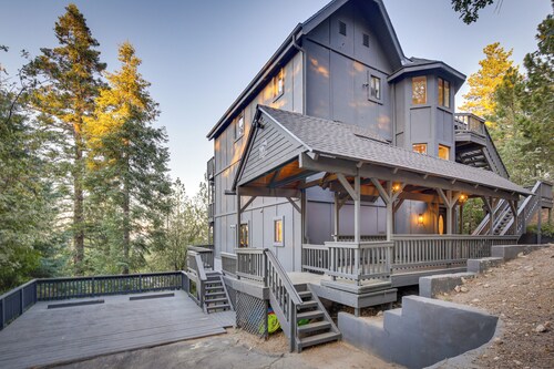 Lake Views & Game Room! Lake Arrowhead 3-King Gem
